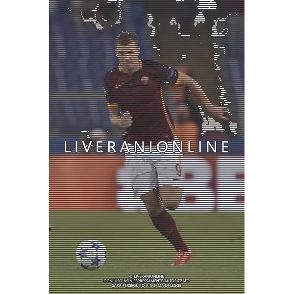 Roma - 16/09/2015 - Stadio Olimpico - Uefa Champions League 2015/2016 - Gruppo E - AS Roma vs Barcellona - nella foto: Edin Dzeko / Ph Fabrizio Corradetti - Ag. Aldo Liverani sas