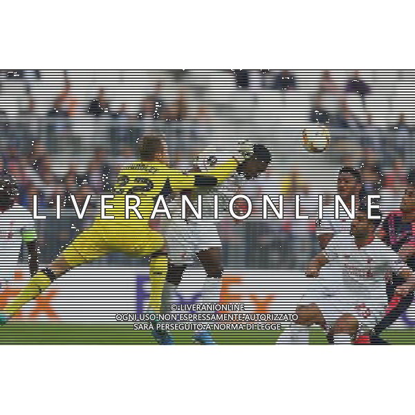 Simon Mignolet / Kolo Toure - 17.09.2015 - Bordeaux / Liverpool - Europa League Photo : Manuel Blondeau / Icon Sport *** Local Caption *** AG ALDO LIVERANI SAS ONLY ITALY *** Local Caption *** AG ALDO LIVERANI SAS ONLY ITALY 