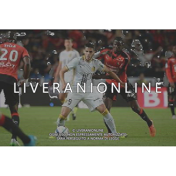 Yassine BENZIA / Abdoulaye DOUCOURE - 18.09.2015 - Rennes / Lille - 6eme journee Ligue 1 Photo : Nolwenn Le Gouic / Icon Sport AG ALDO LIVERANI SAS ONLY ITALY