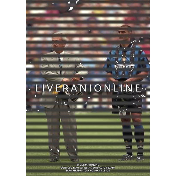 1997 PRESENTAZIONE DI RONALDO INTER NELLA FOTO GIUSEPPE BERGOMI E LUIGI SIMONI AG ALDO LIVERANI SAS