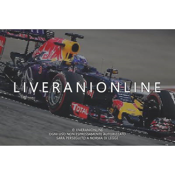 Daniel Ricciardo (AUS), Red Bull Racing 19.09.2015. Formula 1 World Championship, Rd 13, Singapore Grand Prix, Singapore, Singapore, Qualifying Day. - www.xpbimages.com, EMail: requests@xpbimages.com - copy of publication required for printed pictures. Every used picture is fee-liable. Â© Copyright: Charniaux / XPB Images/Agenzia Aldo Liverani s.a.s.