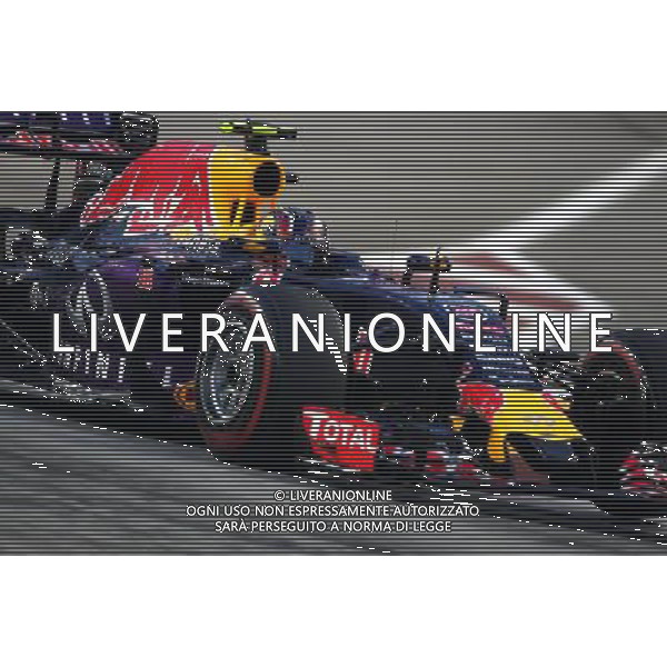 Daniil Kvyat (RUS), Red Bull Racing 19.09.2015. Formula 1 World Championship, Rd 13, Singapore Grand Prix, Singapore, Singapore, Qualifying Day. - www.xpbimages.com, EMail: requests@xpbimages.com - copy of publication required for printed pictures. Every used picture is fee-liable. Â© Copyright: Charniaux / XPB Images/Agenzia Aldo Liverani s.a.s.