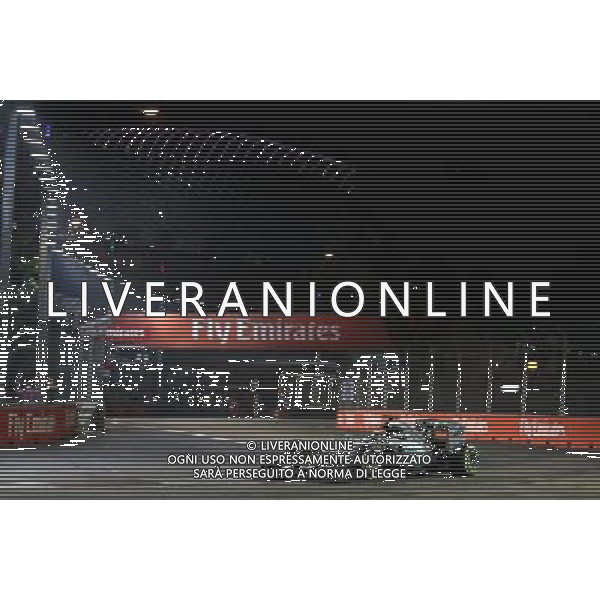 Lewis Hamilton (GBR), Mercedes AMG F1 Team 19.09.2015. Formula 1 World Championship, Rd 13, Singapore Grand Prix, Singapore, Singapore, Qualifying Day. - www.xpbimages.com, EMail: requests@xpbimages.com - copy of publication required for printed pictures. Every used picture is fee-liable. Â© Copyright: Charniaux / XPB Images/Agenzia Aldo Liverani s.a.s.