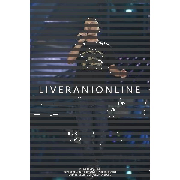 Roma - 18/09/2015 - Studi Rai Studios - Trasmissione TV \' Tale e Quale Show \' - nella foto: Savino Zaba interpreta Max Pezzali / Ph. Fabrizio Corradetti - Ag. Aldo Liverani sas