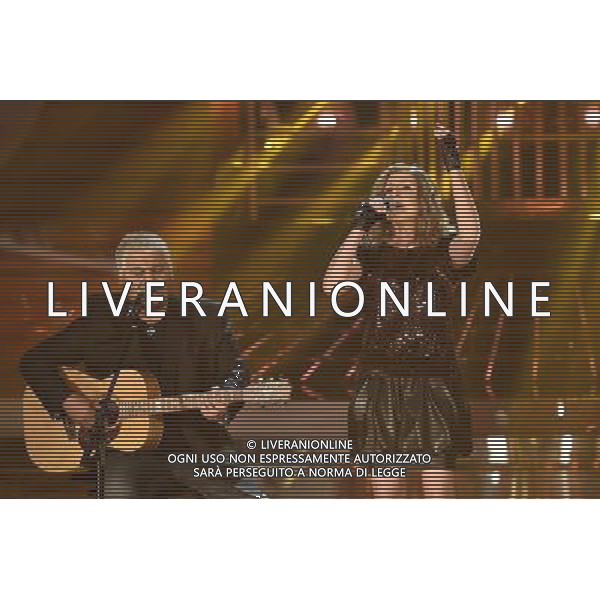 Roma - 18/09/2015 - Studi Rai Studios - Trasmissione TV \' Tale e Quale Show \' - nella foto: Sergio Friscia e Elena Di Cioccio interpretano Pino Daniele e Irene Grandi / Ph. Fabrizio Corradetti - Ag. Aldo Liverani sas