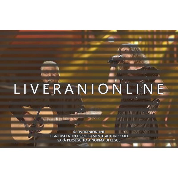 Roma - 18/09/2015 - Studi Rai Studios - Trasmissione TV \' Tale e Quale Show \' - nella foto: Sergio Friscia e Elena Di Cioccio interpretano Pino Daniele e Irene Grandi / Ph. Fabrizio Corradetti - Ag. Aldo Liverani sas