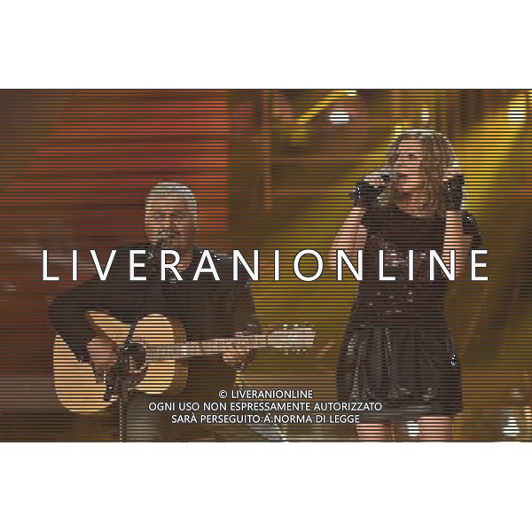 Roma - 18/09/2015 - Studi Rai Studios - Trasmissione TV \' Tale e Quale Show \' - nella foto: Sergio Friscia e Elena Di Cioccio interpretano Pino Daniele e Irene Grandi / Ph. Fabrizio Corradetti - Ag. Aldo Liverani sas