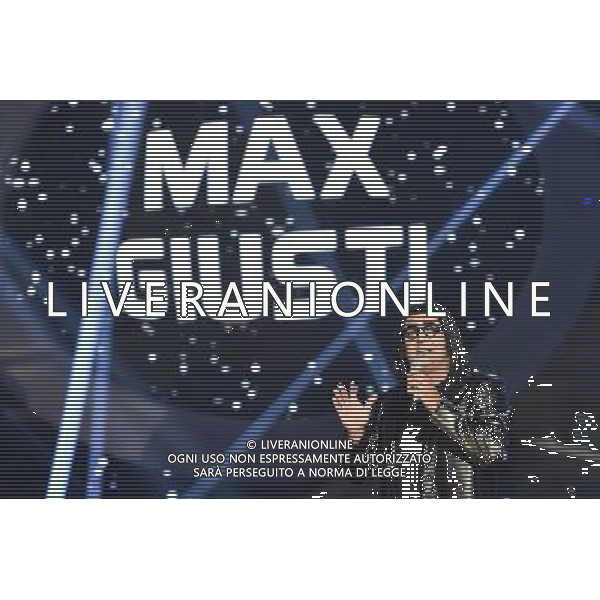 Roma - 18/09/2015 - Studi Rai Studios - Trasmissione TV \' Tale e Quale Show \' - nella foto: Max Giusti interpreta Renato Zero / Ph. Fabrizio Corradetti - Ag. Aldo Liverani sas