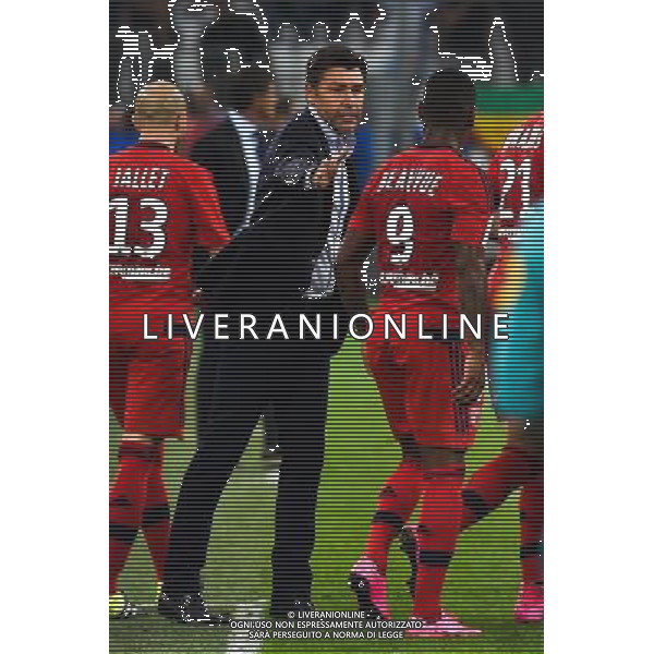Joie Lyon - Hubert Fournier / Claudio Beauvue - 20.09.2015 - Marseille / Lyon - 6eme journee de Ligue 1 Photo : Alexandre Dimou / Icon Sport AG ALDO LIVERANI SAS ONLY ITALY