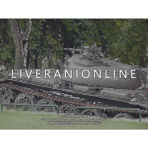 OSJEK CROAZIA 2015 NELLA FOTO Scritto sulla targa del monumento << Il 27 giugno, 1991 il carro armato del grande aggressore Serbo, distrusse la fiat rossa che fu parcheggiata in difesa di questo incrocio dal nostro cittadino Branko Breskic. In memoria della resistenza, della difesa e della vittoria sulla guerra imposta, questa installazione artistica  stata eretta dai cittadini della inconquistata cittˆ di Osijek. AG ALDO LIVERANI SAS