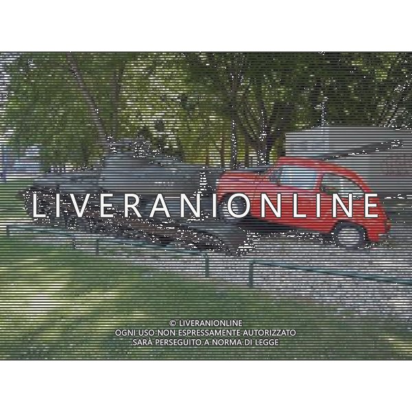 OSJEK CROAZIA 2015 NELLA FOTO Scritto sulla targa del monumento << Il 27 giugno, 1991 il carro armato del grande aggressore Serbo, distrusse la fiat rossa che fu parcheggiata in difesa di questo incrocio dal nostro cittadino Branko Breskic. In memoria della resistenza, della difesa e della vittoria sulla guerra imposta, questa installazione artistica  stata eretta dai cittadini della inconquistata cittˆ di Osijek. AG ALDO LIVERANI SAS