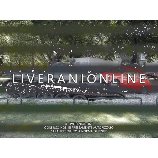 OSJEK CROAZIA 2015 NELLA FOTO Scritto sulla targa del monumento << Il 27 giugno, 1991 il carro armato del grande aggressore Serbo, distrusse la fiat rossa che fu parcheggiata in difesa di questo incrocio dal nostro cittadino Branko Breskic. In memoria della resistenza, della difesa e della vittoria sulla guerra imposta, questa installazione artistica  stata eretta dai cittadini della inconquistata cittˆ di Osijek. AG ALDO LIVERANI SAS