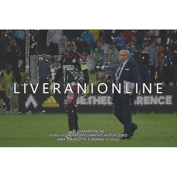Steve Mandanda avec le Delegue - Arret du Match - 20.09.2015 - Marseille / Lyon - 6eme journee de Ligue 1 Photo : Alexandre Dimou / Icon Sport AG ALDO LIVERANI SAS ONLY ITALY