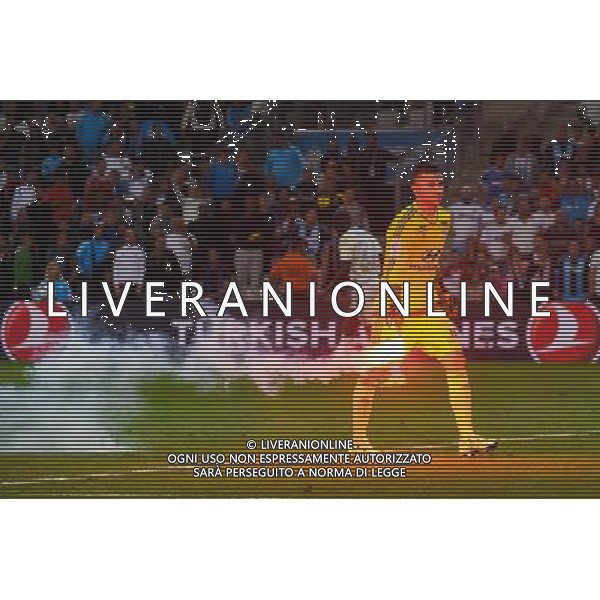 Anthony Lopes / Fumigene - 20.09.2015 - Marseille / Lyon - 6eme journee de Ligue 1 Photo : Alexandre Dimou / Icon Sport AG ALDO LIVERANI SAS ONLY ITALY