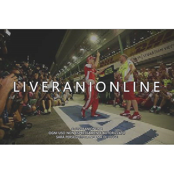 Race winner Sebastian Vettel (GER) Ferrari celebrates with the team. 20.09.2015. Formula 1 World Championship, Rd 13, Singapore Grand Prix, Singapore, Singapore, Race Day. AG ALDO LIVERANI SAS ONLY ITALY