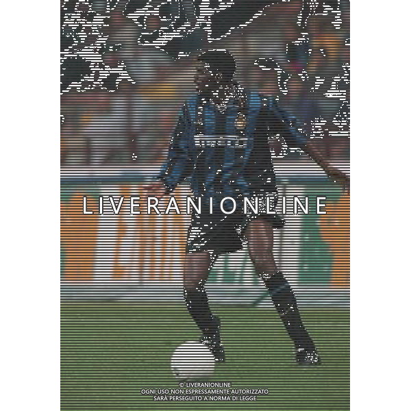 11-11-1998 INTER CASTEL DI SANGRO COPPA ITALIA NELLA FOTO NWANKO KANU AG ALDO LIVERANI SAS
