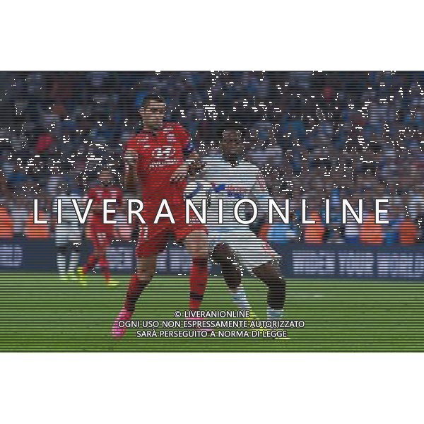 Maxime GONALONS / Michy BATSHUAYI - 20.09.2015 - Marseille / Lyon - 6eme journee de Ligue 1 Photo : Gaston Petrelli / Icon Sport AG ALDO LIVERANI SAS ONLY ITALY