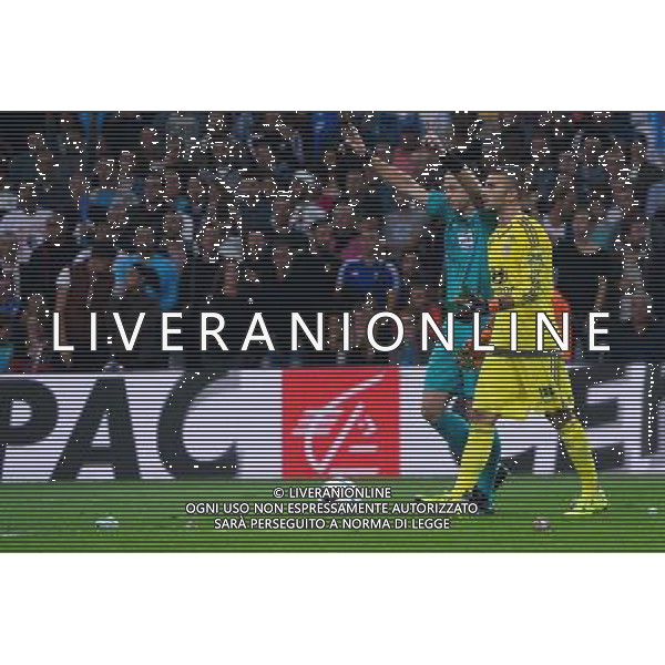 Ruddy BUQUET / Anthony LOPES avec les bouteilles en verres - Arret du Match - 20.09.2015 - Marseille / Lyon - 6eme journee de Ligue 1 Photo : Gaston Petrelli / Icon Sport AG ALDO LIVERANI SAS ONLY ITALY