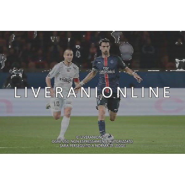 Javier PASTORE / Lionel MATHIS - 22.09.2015 - PSG / Guingamp - 7eme journee Ligue 1 Photo : Nolwenn Le Gouic / Icon Sport /AGENZIA ALDO LIVERANI Sas - ITALY ONLY - EDITORIAL USE ONLY