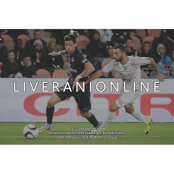 Javier PASTORE / Laurent DOS SANTOS - 22.09.2015 - PSG / Guingamp - 7eme journee Ligue 1 Photo : Nolwenn Le Gouic / Icon Sport /AGENZIA ALDO LIVERANI Sas - ITALY ONLY - EDITORIAL USE ONLY