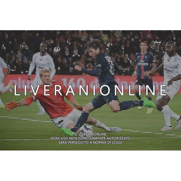 MAXWELL / Jonas LOSSL - 22.09.2015 - PSG / Guingamp - 7eme journee Ligue 1 Photo : Nolwenn Le Gouic / Icon Sport /AGENZIA ALDO LIVERANI Sas - ITALY ONLY - EDITORIAL USE ONLY