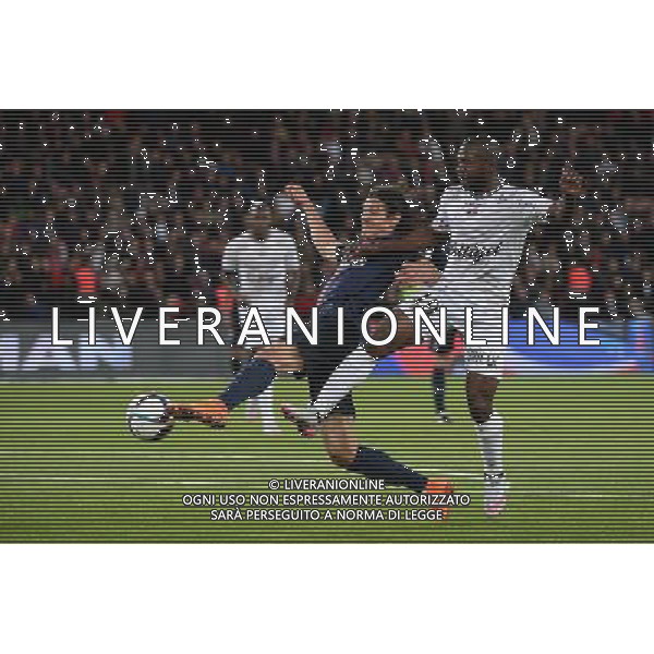 Edinson CAVANI / Yannis SALIBUR - 22.09.2015 - PSG / Guingamp - 7eme journee Ligue 1 Photo : Nolwenn Le Gouic / Icon Sport /AGENZIA ALDO LIVERANI Sas - ITALY ONLY - EDITORIAL USE ONLY
