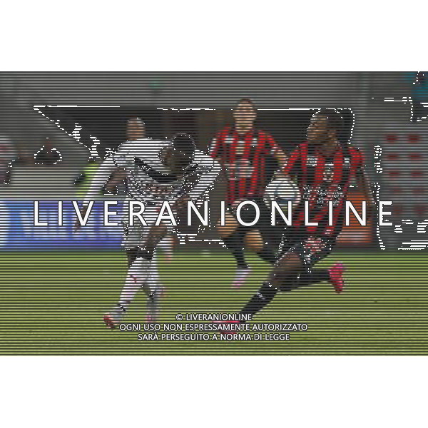 Maxime Poundje / Jeremy Pied - 23.09.2015 - Nice / Bordeaux - 7eme journee de Ligue 1 Photo : Sebastien Nogier / Icon Sport /AGENZIA ALDO LIVERANI Sas - ITALY ONLY - EDITORIAL USE ONLY