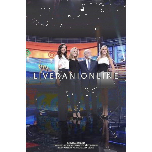 Conferenza Stampa \'Striscia la notizia\' Cologno Monzese Studi Mediaset 18 settembre 2015 nella foto Antonio Ricci con Michelle Hunziker e le veline Irene Cioni e Ludovica Frasca ©Garbuio/AGENZIA ALDO LIVERANI Sas
