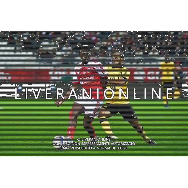 Hamari TRAORE / Mounir OBBADI - 25.09.2015 - Reims / Lille - 8eme journee de Ligue 1 Photo : Dave Winter / Icon Sport AG ALDO LIVERANI SAS ONLY ITALY
