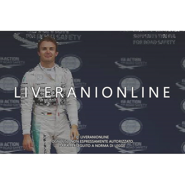 Pole sitter Nico Rosberg (GER) Mercedes AMG F1 in parc ferme. 26.09.2015. Formula 1 World Championship, Rd 14, Japanese Grand Prix, Suzuka, Japan, Qualifying Day. AG ALDO LIVERANI SAS ONLY ITALY
