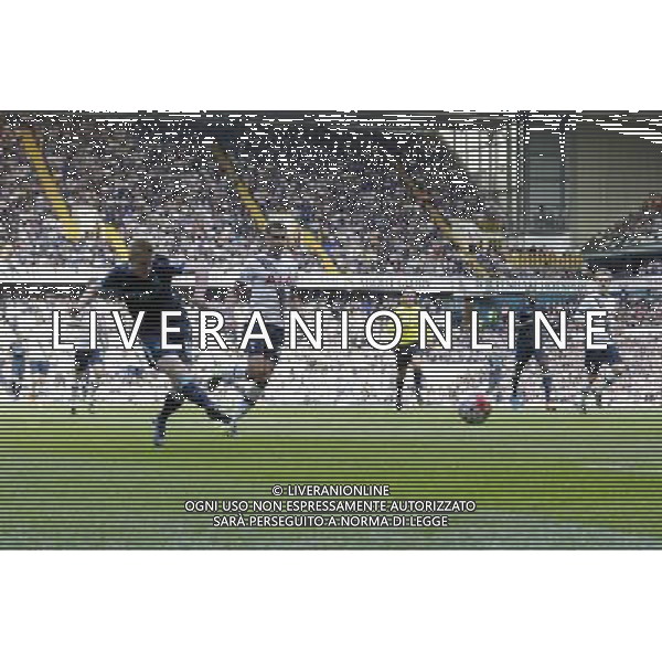 Manchester City\'s Kevin De Bruyne scores his sides first goal Photographer Craig Mercer/CameraSport Football - Barclays Premiership - Tottenham Hotspur v Manchester City - Saturday 26th September 2015 - White Hart Lane - London © CameraSport - 43 Linden Ave. Countesthorpe. Leicester. England. LE8 5PG - Tel: +44 (0) 116 277 4147 - admin@camerasport.com - www.camerasport.com