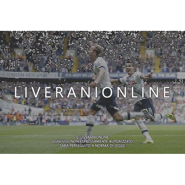 Tottenham Hotspur\'s Harry Kane celebrates scoring his sides third goal with Erik Lamela Photographer Craig Mercer/CameraSport Football - Barclays Premiership - Tottenham Hotspur v Manchester City - Saturday 26th September 2015 - White Hart Lane - London © CameraSport - 43 Linden Ave. Countesthorpe. Leicester. England. LE8 5PG - Tel: +44 (0) 116 277 4147 - admin@camerasport.com - www.camerasport.com AG ALDO LIVERANI SAS ONLY ITALY