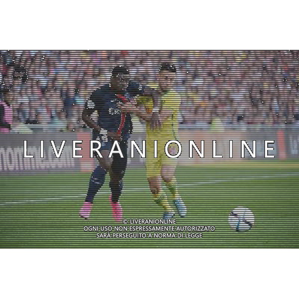 Serge AURIER / Adrien THOMASSON - 26.09.2015 - Nantes / PSG - 8eme journee Ligue 1 Photo : Nolwenn Le Gouic / Icon Sport /AGENZIA ALDO LIVERANI Sas - ITALY ONLY - EDITORIAL USE ONLY