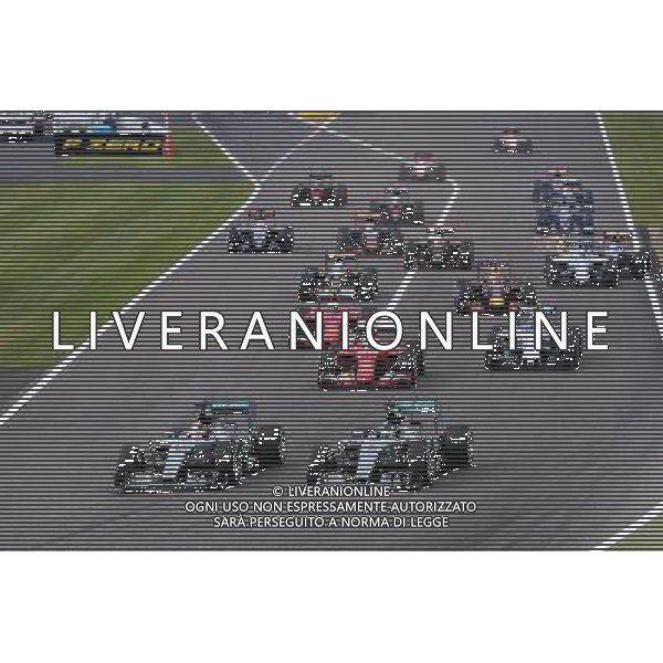 Fans in the grandstand. 27.09.2015. Formula 1 World Championship, Rd 14, Japanese Grand Prix, Suzuka, Japan, Race Day. AG ALDO LIVERANI SAS ONLY ITALY