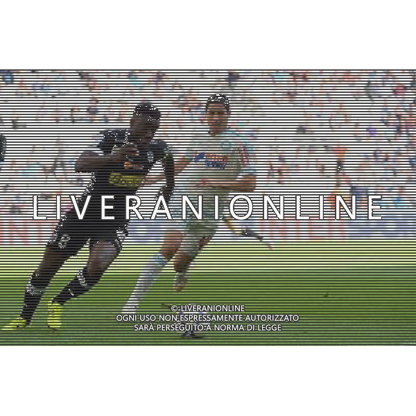 Ismael TRAORE / Abdelaziz BARRADA - 27.09.2015 - Marseille / Angers - 8eme journee de Ligue 1 Photo : Gaston Petrelli / Icon Sport AG ALDO LIVERANI SAS ONLY ITALY