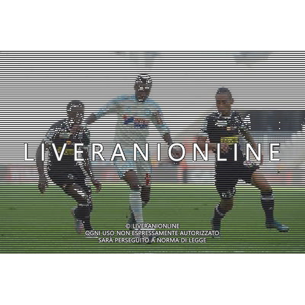 Bouna SARR / Billy KETKEOPHOMPHONE - 27.09.2015 - Marseille / Angers - 8eme journee de Ligue 1 Photo : Gaston Petrelli / Icon Sport AG ALDO LIVERANI SAS ONLY ITALY