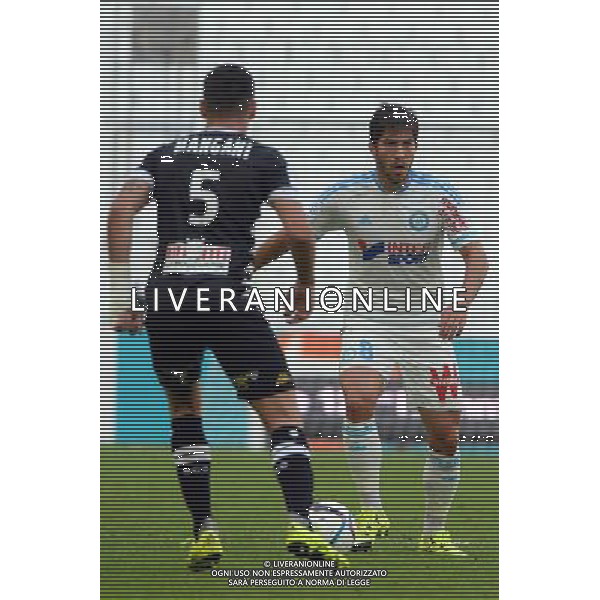 Thomas MANGANI / Lucas SILVA - 27.09.2015 - Marseille / Angers - 8eme journee de Ligue 1 Photo : Gaston Petrelli / Icon Sport AG ALDO LIVERANI SAS ONLY ITALY