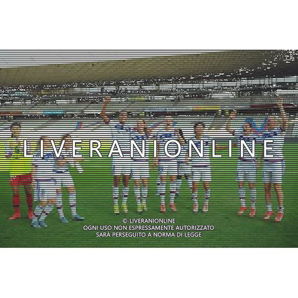 VICTOIRE ET JOIE DE LYON - 27.09.2015 - Lyon / PSG - 4eme journee de Division 1 Feminine Photo : Jean Paul Thomas / Icon Spor *** Local Caption *** AG ALDO LIVERANI SAS ONLY ITALY *** Local Caption *** AG ALDO LIVERANI SAS ONLY ITALY