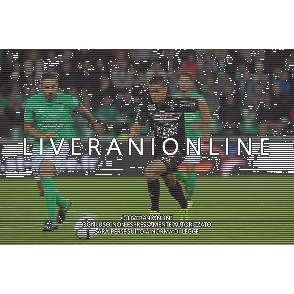 Loic PERRIN / Hatem BEN ARFA - 27.09.2015 - Saint Etienne / Nice - 8eme journee de Ligue 1 Photo : Jean Paul Thomas / Icon Sport AG ALDO LIVERANI SAS ONLY ITALY