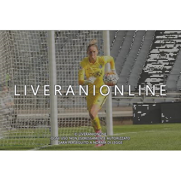 Katarzyna Kiedrzynek - 27.09.2015 - Lyon / PSG - 4eme journee de Division 1 Feminine Photo : Jean Paul Thomas / Icon Sport *** Local Caption *** AG ALDO LIVERANI SAS ONLY ITALY *** Local Caption *** AG ALDO LIVERANI SAS ONLY ITALY