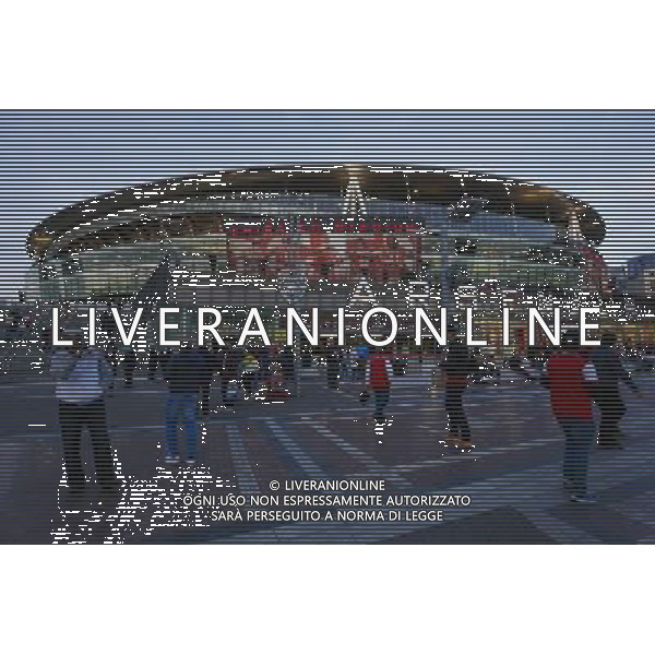Fans arrive at The Emirates Stadium, home of Arsenal Photographer Craig Mercer/CameraSport Football - UEFA Champions League Group F - Arsenal v Olympiakos - Tuesday 29th September 2015 - Emirates Stadium - London - © CameraSport - 43 Linden Ave. Countesthorpe. Leicester. England. LE8 5PG - Tel: +44 (0) 116 277 4147 - admin@camerasport.com - www.camerasport.com AG ALDO LIVERANI SAS ONLY ITALY