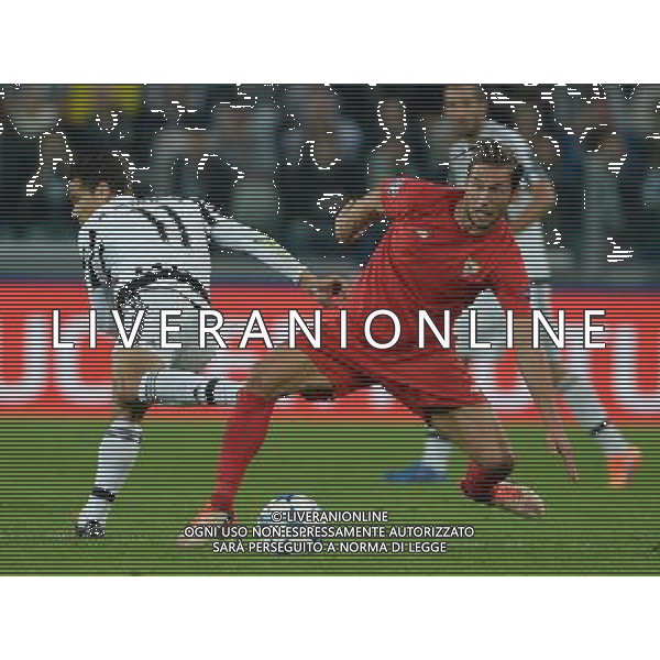 UEFA Champions League 2015/2016 Group Stage D Torino - 30.09.2015 Juventus-Siviglia Nella Foto:krychowiak-hernanes /Ph.Vitez-Ag. Aldo Liverani