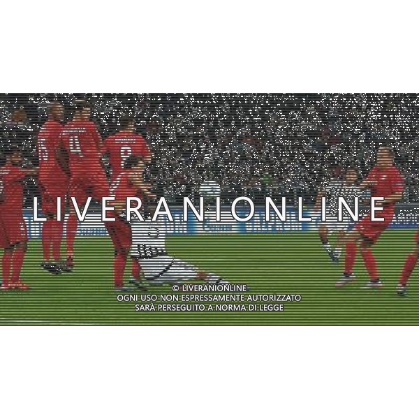 UEFA Champions League 2015/2016 Group Stage D Torino - 30.09.2015 Juventus-Siviglia Nella Foto:occasione dybala su punizione parata da rico /Ph.Vitez-Ag. Aldo Liverani