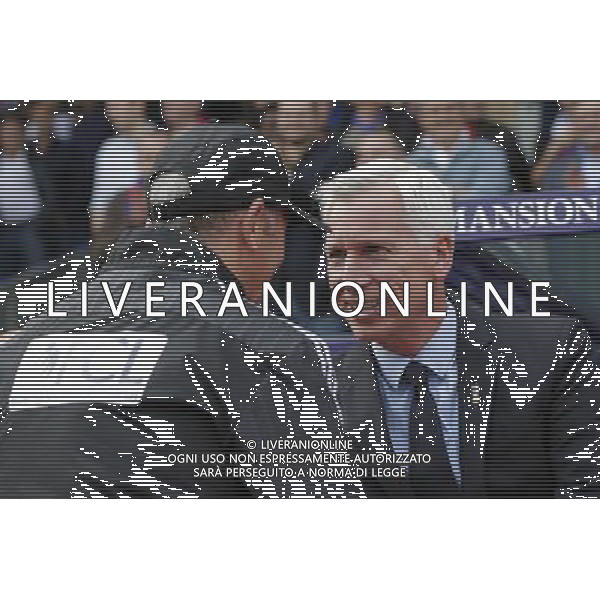 Crystal Palace manager Alan Pardew shakes hands with West Bromwich Albion manager Tony Pulis before kick off Photographer Craig Mercer/CameraSport Football - Barclays Premiership - Crystal Palace v West Bromwich Albion - Saturday 3rd October 2015 - Selhurst Park - London © CameraSport - 43 Linden Ave. Countesthorpe. Leicester. England. LE8 5PG - Tel: +44 (0) 116 277 4147 - admin@camerasport.com - www.camerasport.com AG ALDO LIVERANI SAS ONLY ITALY