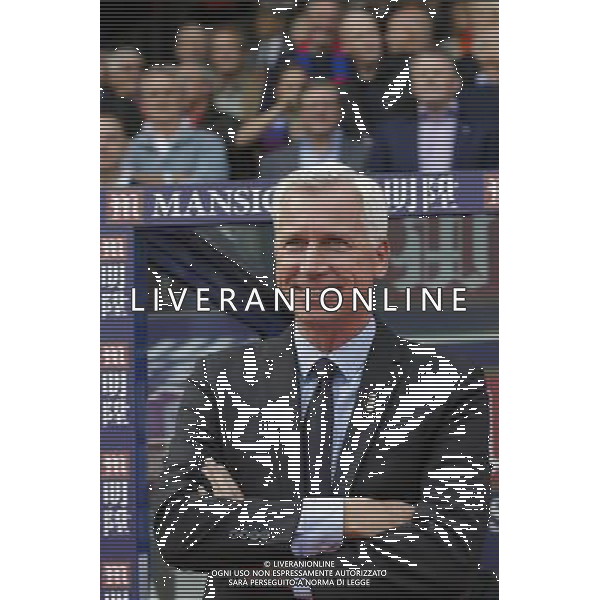 Crystal Palace manager Alan Pardew before kick off Photographer Craig Mercer/CameraSport Football - Barclays Premiership - Crystal Palace v West Bromwich Albion - Saturday 3rd October 2015 - Selhurst Park - London © CameraSport - 43 Linden Ave. Countesthorpe. Leicester. England. LE8 5PG - Tel: +44 (0) 116 277 4147 - admin@camerasport.com - www.camerasport.com AG ALDO LIVERANI SAS ONLY ITALY