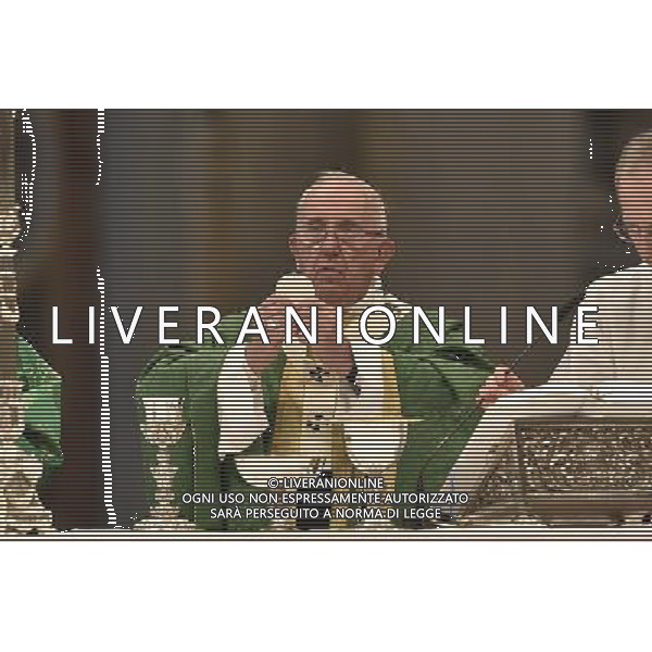 Roma - 04/10/2015 - Basilica di S. Pietro - Santa Messa dell\'Apertura della XIV Assemblea Generale Ordinaria del Sinodo dei Vescovi - nella foto: Papa Francesco / Ph. Fabrizio Corradetti - Ag. Aldo Liverani Sas