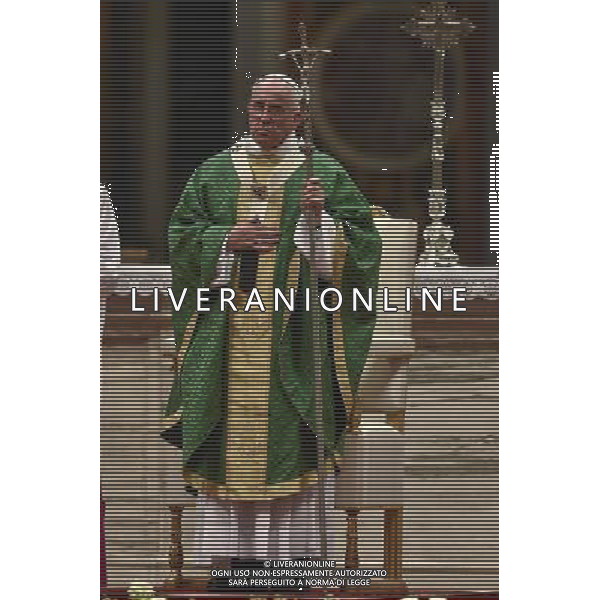 Roma - 04/10/2015 - Basilica di S. Pietro - Santa Messa dell\'Apertura della XIV Assemblea Generale Ordinaria del Sinodo dei Vescovi - nella foto: / Ph. Fabrizio Corradetti - Ag. Aldo Liverani Sas