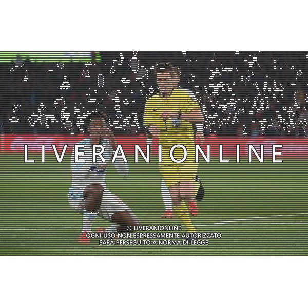 Michy BATSHUAYI / Benoit BASTIEN - 04.10.2015 - PSG / Marseille - 9eme journee Ligue 1 Photo : Nolwenn Le Gouic / Icon Sport AG ALDO LIVERANI SAS ONLY ITALY