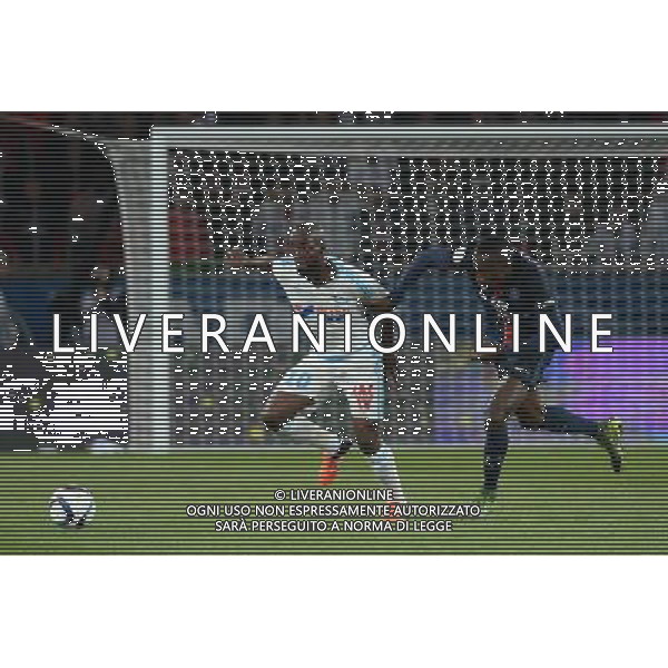 Lassana DIARRA / Blaise MATUIDI - 04.10.2015 - PSG / Marseille - 9eme journee Ligue 1 Photo : Nolwenn Le Gouic / Icon Sport AG ALDO LIVERANI SAS ONLY ITALY