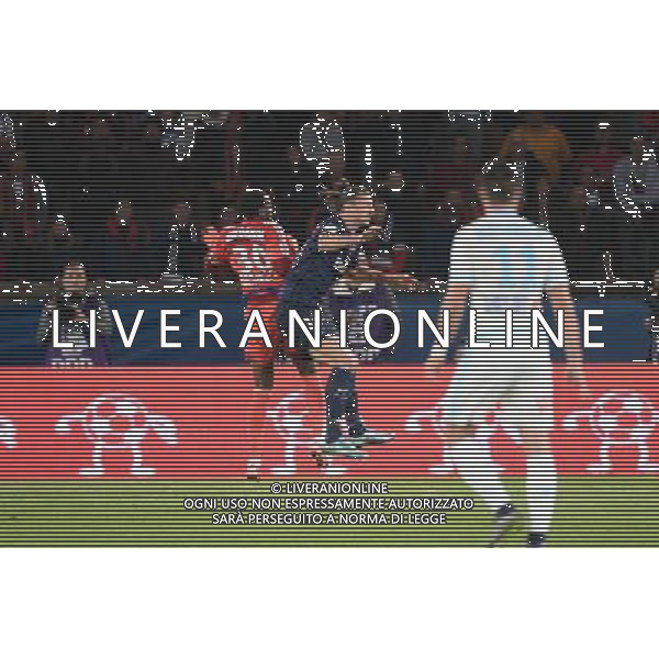 Zlatan IBRAHIMOVIC / Steve MANDANDA - 04.10.2015 - PSG / Marseille - 9eme journee Ligue 1 Photo : Nolwenn Le Gouic / Icon Sport AG ALDO LIVERANI SAS ONLY ITALY